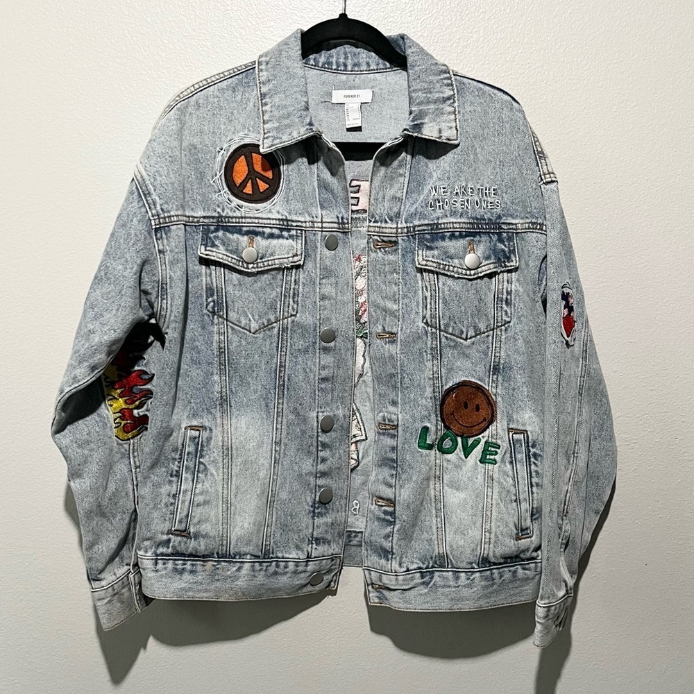FOREVER 21- Light Washed Embroidered Jean Jacket Size S